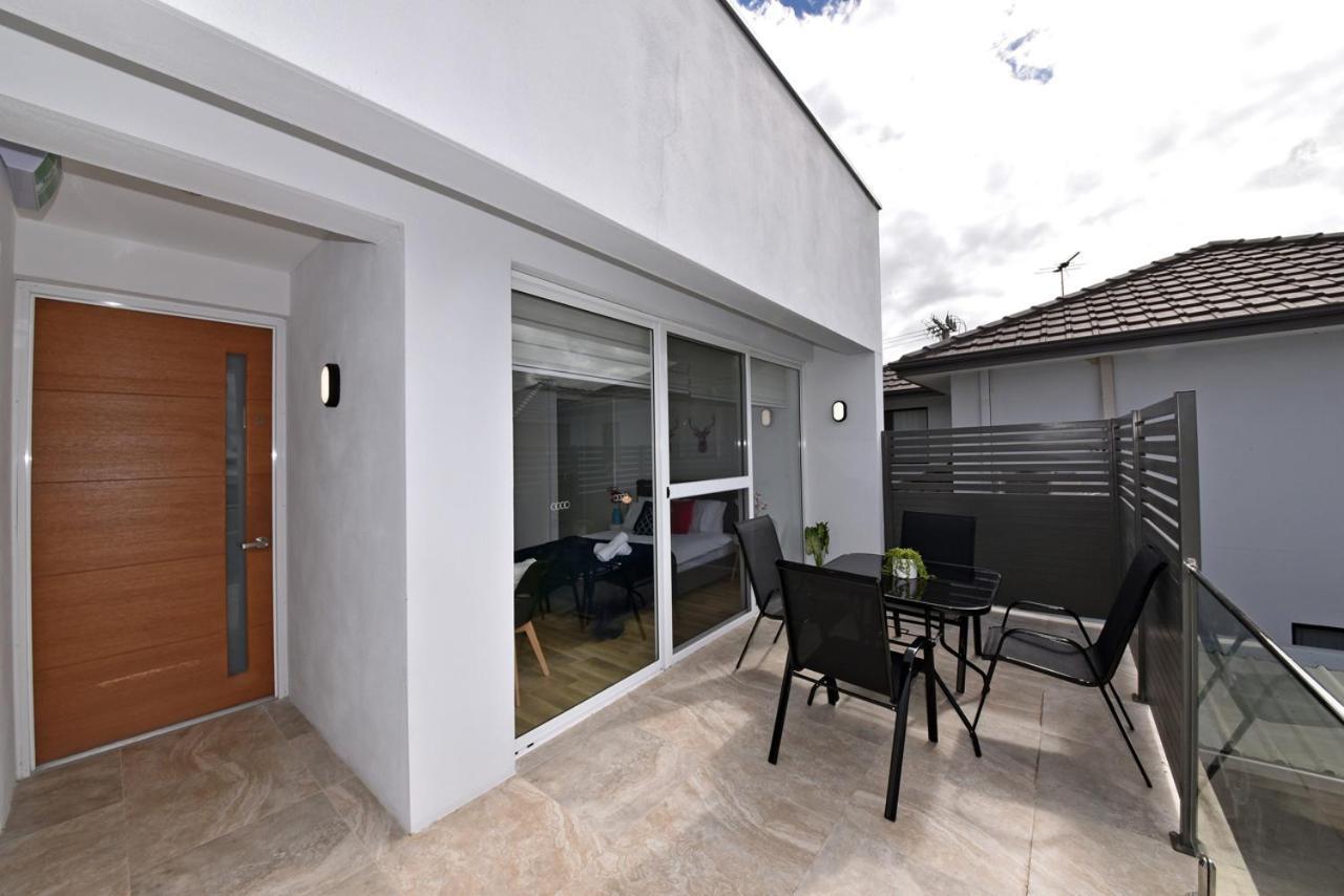 2X2 Modern Apartment Near Airport And City Perth Exterior photo