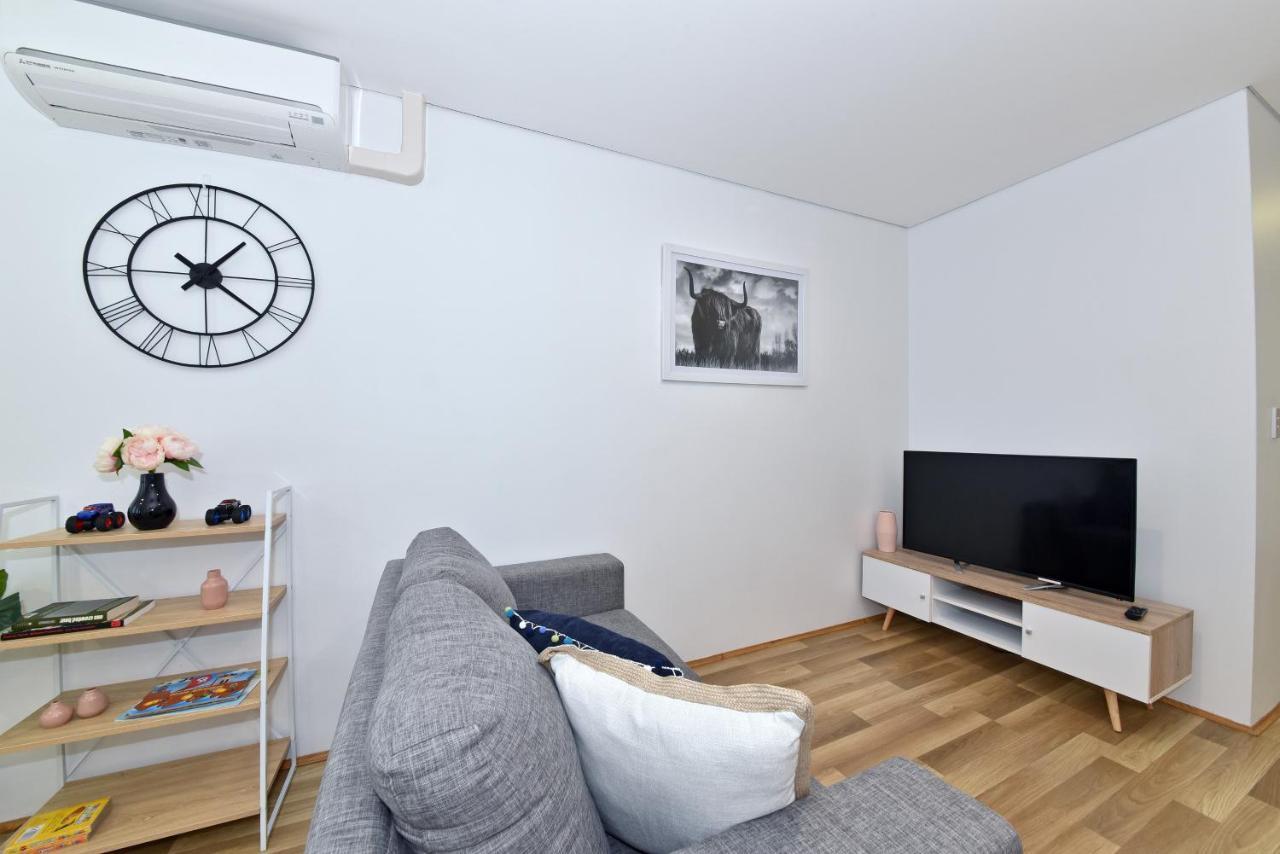 2X2 Modern Apartment Near Airport And City Perth Exterior photo