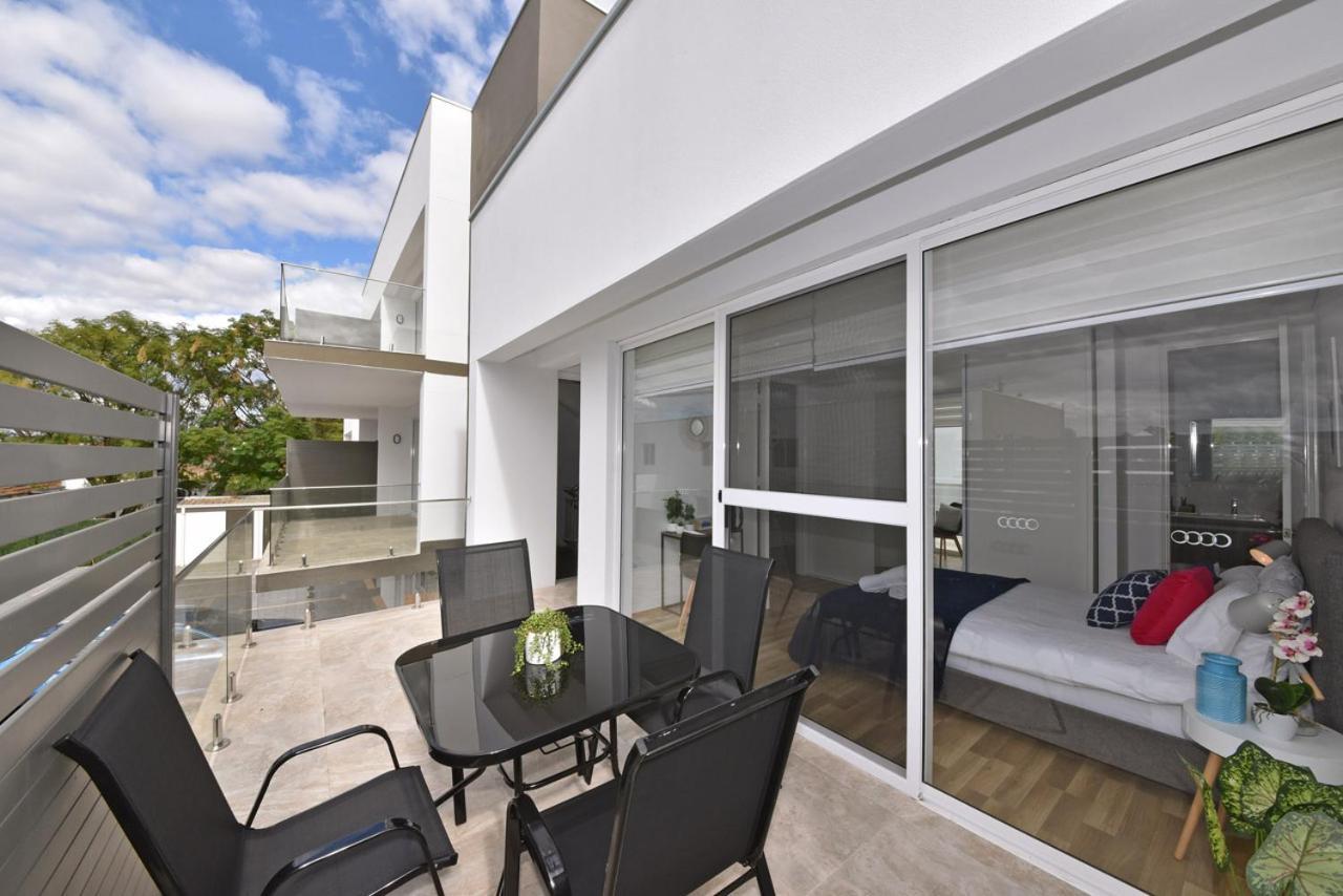 2X2 Modern Apartment Near Airport And City Perth Exterior photo