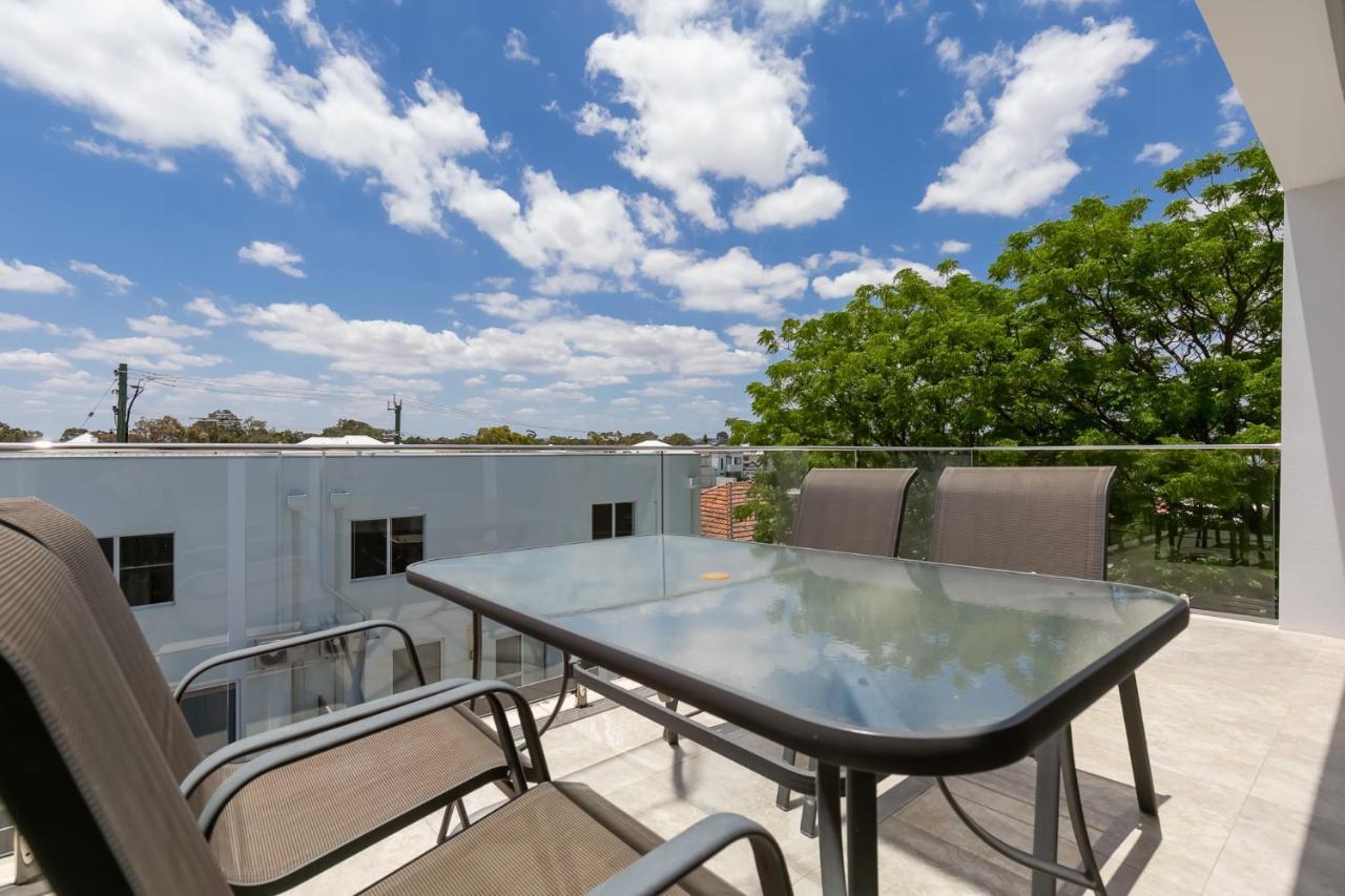 2X2 Modern Apartment Near Airport And City Perth Exterior photo